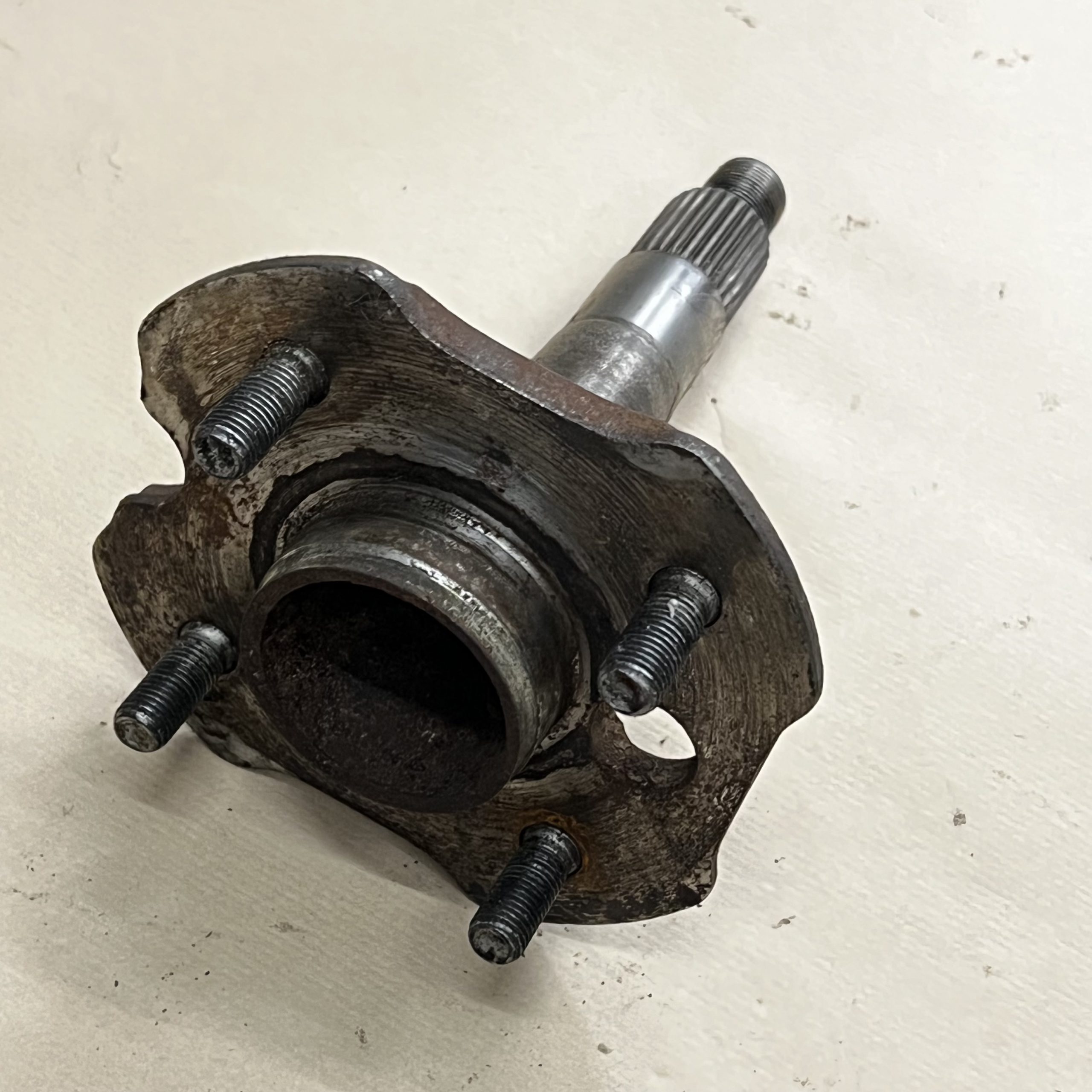 Lotus Excel Outboard Driveshaft Wheel Hub - Used